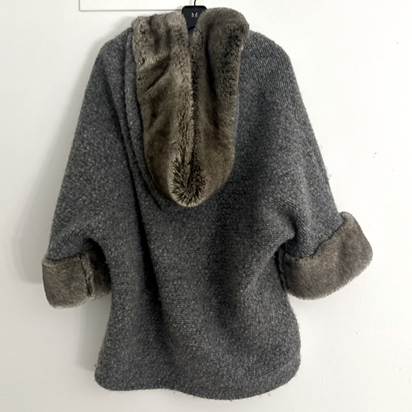 Zara Oversize Sweater Coat Wool with Faux fur hood - Picture 4 of 10